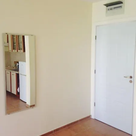 Апартамент Private In Nessebar Club Sunny *